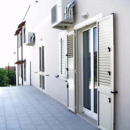 La Poesia 3* רוקה אימפריאלה