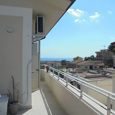 בית הארחה La Poesia 3*