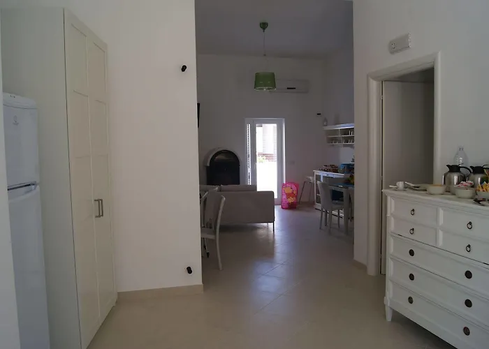 La Poesia 罗卡伊恩佩里亚莱